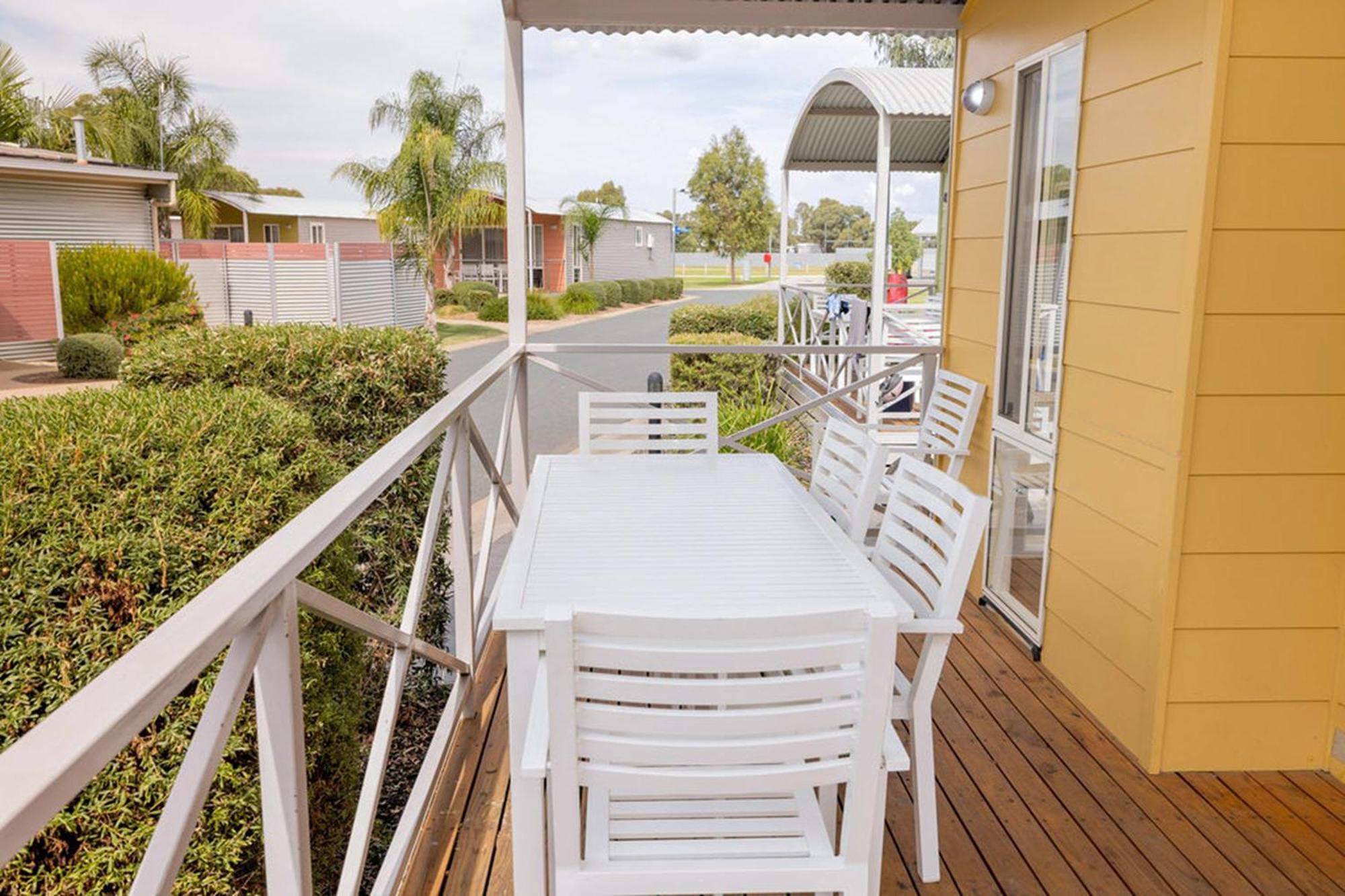 Big4 Deniliquin Holiday Park Pokój zdjęcie