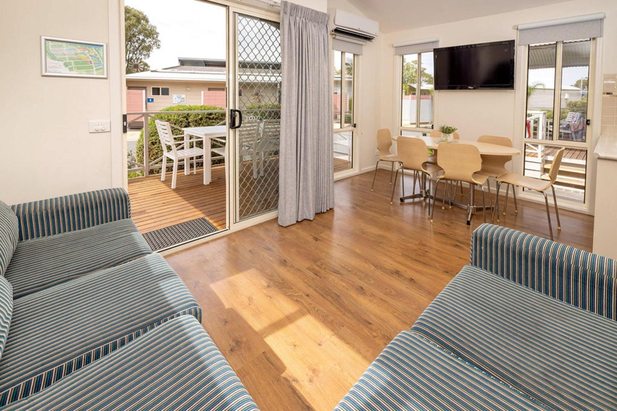 Big4 Deniliquin Holiday Park Pokój zdjęcie