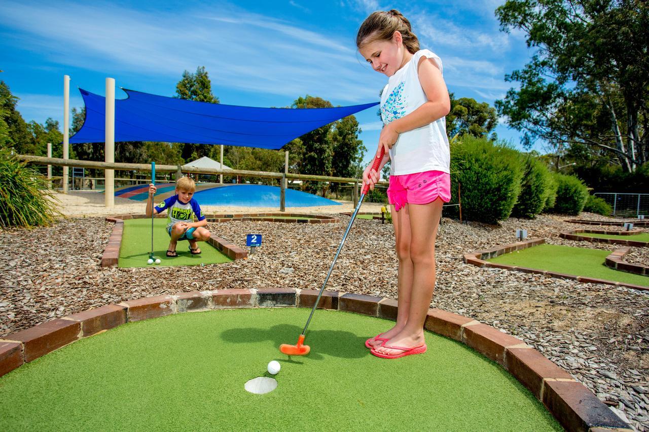 Big4 Deniliquin Holiday Park Zewnętrze zdjęcie